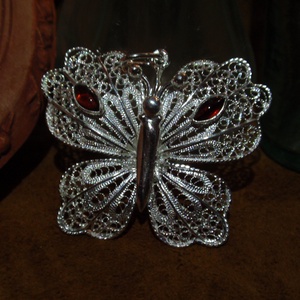 Filigrán ezüst pillangó gránát kővel - ékszer - Meska.hu