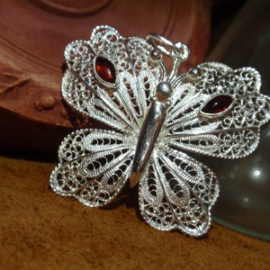 Filigrán ezüst pillangó gránát kővel - ékszer - Meska.hu