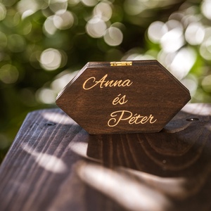 Esküvői gyűrűdoboz barna színű - esküvő - kiegészítők - gyűrűtartó & gyűrűpárna - Meska.hu