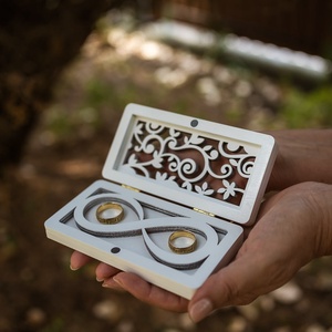 Esküvői gyűrű dobozotok végtelen jellel - esküvő - kiegészítők - gyűrűtartó & gyűrűpárna - Meska.hu