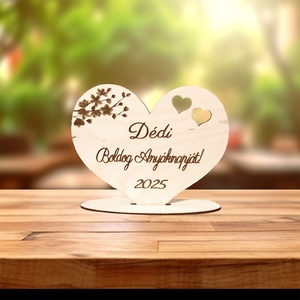 Dédinek és Mamának szív alakú talpas dísz - otthon & életmód - dekoráció - asztal és polc dekoráció - asztaldísz - Meska.hu