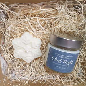 Karácsonyi ajándékdoboz, szójaviasz gyertya és hópihe alakú gyertya - karácsony - karácsonyi lakásdekoráció - karácsonyi illatgyertya, mécses - Meska.hu