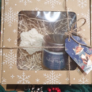 Karácsonyi ajándék doboz, szójaviasz gyertya és hópihe alakú gyertya - Meska.hu