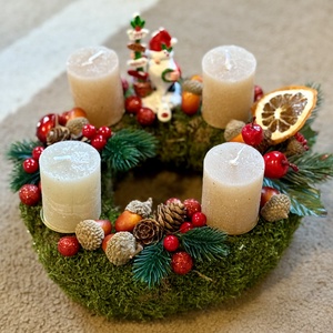 Adventi koszorú Télapóval - Meska.hu