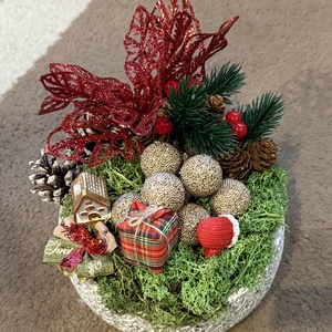 Karácsonyi asztaldísz szürke kaspóban - otthon & életmód - dekoráció - asztal és polc dekoráció - asztaldísz - Meska.hu