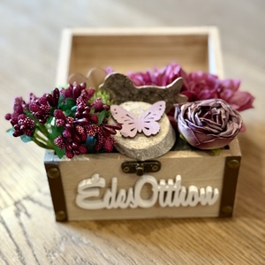 Virágos ládika dekoráció - otthon & életmód - dekoráció - asztal és polc dekoráció - asztaldísz - Meska.hu