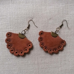 Legyező formájú valódi bőr fülbevaló, Ékszer, Fülbevaló, Lógó fülbevaló, Bőrművesség, MESKA