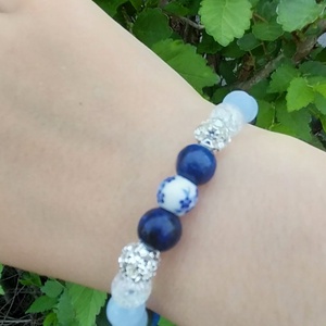Elegáns kék harmónia ásvány karkötő � lápisz, kék kvarc, hegyikristály, hematit, porcelán gyönggyel - Meska.hu