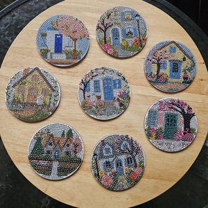 French Village � Kézzel díszített gyémántfestés poháralátét szett, 8 db - Meska.hu