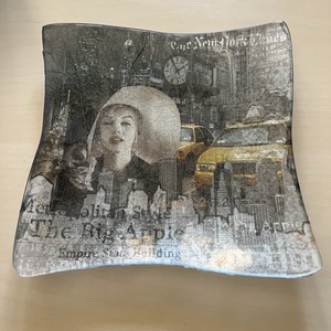 Marilyn Monroe mintás üvegtál, Otthon & Életmód, Dekoráció, Asztal és polc dekoráció, Dekorációs tál, tartó, Decoupage, transzfer és szalvétatechnika, MESKA