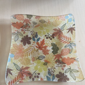 Őszi levél mintás üvegtál, Otthon & Életmód, Dekoráció, Asztal és polc dekoráció, Dekorációs tál, tartó, Decoupage, transzfer és szalvétatechnika, MESKA