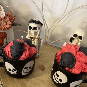 Koponyás halloweeni illatgyertya - Meska.hu