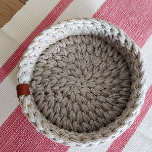 Horgolt tároló kosár - bézses cirmos - otthon & életmód - tárolás & rendszerezés - tárolókosár - Meska.hu