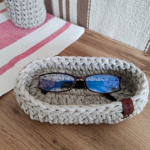 Horgolt szemüvegtartó kosárka - bézses cirmos, Otthon & Életmód, Tárolás & Rendszerezés, Tárolókosár, Horgolás, MESKA