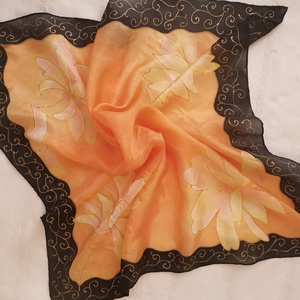 Fekete szegélyű, narancsos, sárgás absztrakt virágos selyemkendő - ruha & divat - sál, sapka, kendő - kendő - Meska.hu