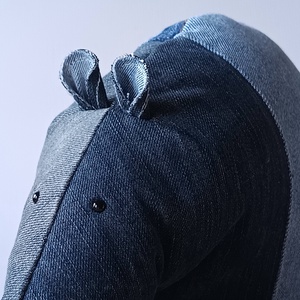 A Másik Tapír (mert még egy van), Újrahasznosított Farmertapír, Nadrágokból készített kövér növényevő - játék & sport - plüssállat & játékfigura - más figura - Meska.hu A Másik Tapír (mert még egy van), Újrahasznosított Farmertapír, Nadrágokból készített kövér növényevő - játék & sport - plüssállat & játékfigura - más figura - Meska.hu