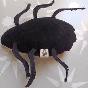 Verőköltő Bodobács avagy tűzi poloska, Bájos piros-fekete bogár - játék & sport - plüssállat & játékfigura - más figura - Meska.hu