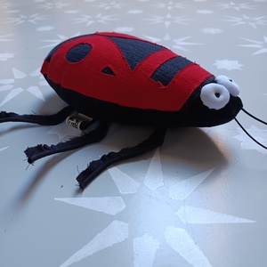 Verőköltő Bodobács avagy tűzi poloska, Bájos piros-fekete bogár - játék & sport - plüssállat & játékfigura - más figura - Meska.hu