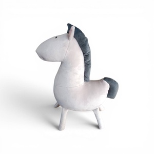 Kiscsikó, Paripa vagy Lovacska, kinek mi, mindenesetre szürke pihe-puha plüss ló - Meska.hu