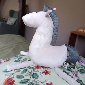 Kiscsikó, Paripa vagy Lovacska, kinek mi, mindenesetre szürke pihe-puha plüss ló - játék & sport - plüssállat & játékfigura - ló - Meska.hu