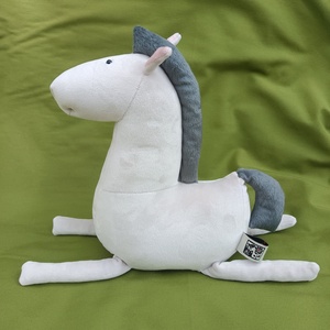 Kiscsikó, Paripa vagy Lovacska, kinek mi, mindenesetre szürke pihe-puha plüss ló, Játék & Sport, Plüssállat & Játékfigura, Ló, Baba-és bábkészítés, Varrás, MESKA