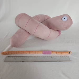 Életnagyságú Giliszta Babzsák, 35 centis Gusztustalan Gyűrűsféreg, Rendkívül Hasznos Talajlakó Kukac - játék & sport - plüssállat & játékfigura - más figura - Meska.hu