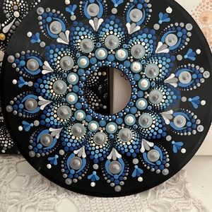 Kék pontfestett mandala bakelit lemezen  - otthon & életmód - dekoráció - spiritualitás - mandala - Meska.hu