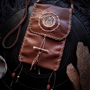 Tűz Tulipán Talizmán Tarisznya, Táska & Tok, Kézitáska & válltáska, Tarisznya, Bőrművesség, Fémmegmunkálás, MESKA