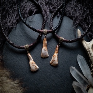 Nomád talizmán nyakék tehénfoggal - ékszer - nyaklánc - medálos nyaklánc - Meska.hu