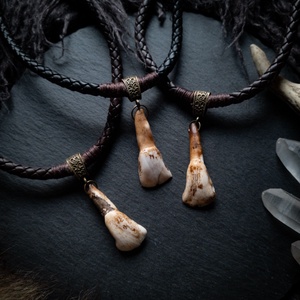 Nomád talizmán nyakék tehénfoggal, Ékszer, Nyaklánc, Medálos nyaklánc, , MESKA