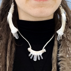 Hóvilág  Jégkristály talizmán csonttal, valódi szőrrel - ékszer - ékszerszett - Meska.hu