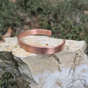 Réz karkötő � keresztény kereszttel, 8 mm, újrahasznosított vörösrézből, kézzel készített, névvel szemé - ékszer - karkötő - karperec - Meska.hu