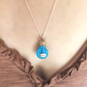 Mana varázsital medál, kék üvegcse nyaklánc sterling ezüst (925) láncon, dnd ékszer Dungeons and Dragons medál, potion - ékszer - nyaklánc - medálos nyaklánc - Meska.hu