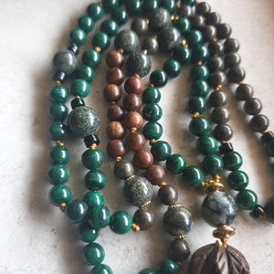 Zöld erő 108 szemes Mala malachit kristályból  - ékszer - nyaklánc - bojtos nyaklánc - Meska.hu