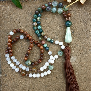 Meditatív elmélyülés 108 szemes Mala, Ékszer, Nyaklánc, Bojtos nyaklánc, Csomózás, Ékszerkészítés, MESKA