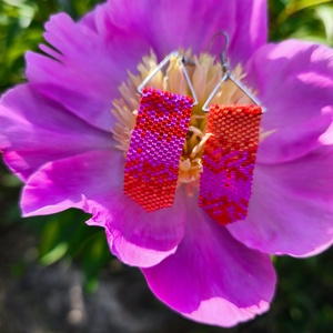 Magenta, piros, aranysárga üveggyöngy fülbevaló , Ékszer, Fülbevaló, Lógó fülbevaló, Ékszerkészítés, Gyöngyfűzés, gyöngyhímzés, MESKA