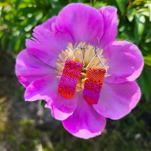 Magenta, piros, aranysárga üveggyöngy fülbevaló  - ékszer - fülbevaló - lógó fülbevaló - Meska.hu