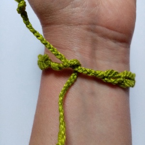 Falevél mintás csomózott karkötő  - ékszer - karkötő - fonott karkötő - Meska.hu Falevél mintás csomózott karkötő  - ékszer - karkötő - fonott karkötő - Meska.hu