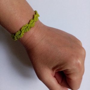 Falevél mintás csomózott karkötő  - ékszer - karkötő - fonott karkötő - Meska.hu Falevél mintás csomózott karkötő  - ékszer - karkötő - fonott karkötő - Meska.hu