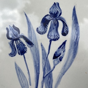 Kézzel festett mázazott portugál csempe virággal/ irisz - otthon & életmód - dekoráció - fali és függő dekoráció - csempe - Meska.hu
