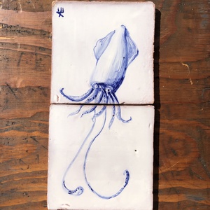 Kézzel festett mázazott portugál csempekép Tintahal, 2 db-os kompozíció, Otthon & Életmód, Dekoráció, Fali és függő dekoráció, Csempe, Festett tárgyak, Festészet, MESKA