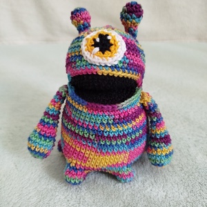 Horgolt szörnyi horgolt szemmel, Játék & Sport, Plüssállat & Játékfigura, Más figura, Horgolás, MESKA