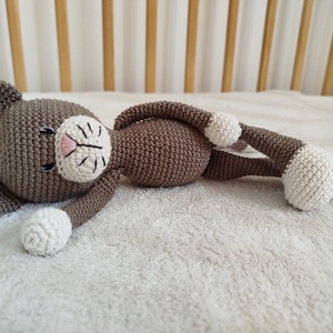 Horgolt cica hímzett szemmel, Játék & Sport, Plüssállat & Játékfigura, Cica, Horgolás, Hímzés, MESKA