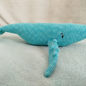 Horgolt bálna hímzett szemmel - játék & sport - plüssállat & játékfigura - más figura - Meska.hu