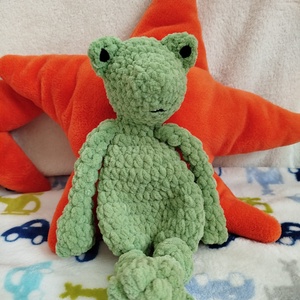 Horgolt béka szundipajti - világoszöld - játék & sport - plüssállat & játékfigura - béka - Meska.hu