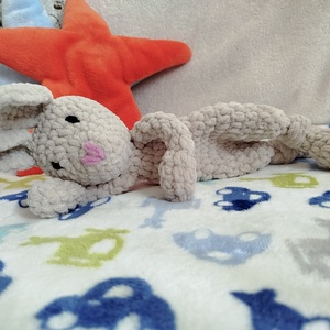 Horgolt nyuszi szundipajti , Játék & Sport, Plüssállat & Játékfigura, Nyuszi, Horgolás, MESKA