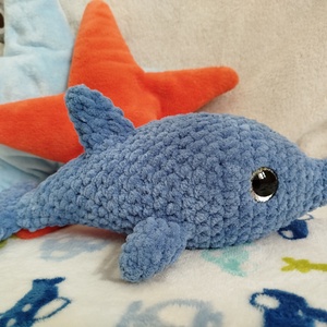 Horgolt delfin plüss középkék, Játék & Sport, Plüssállat & Játékfigura, Más figura, Horgolás, MESKA