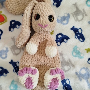 Horgolt nyuszi szundipajti  - játék & sport - plüssállat & játékfigura - nyuszi - Meska.hu