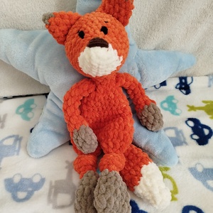 Horgolt róka szundipajti - játék & sport - plüssállat & játékfigura - róka - Meska.hu