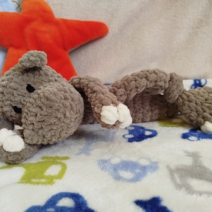 Horgolt víziló szundipajti - sötétbarna - Meska.hu